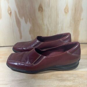 Trotters Courtney Burgundy Leather Slip-On Shoes Women’s Size 8 Wide